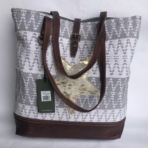 Myra Super Star Tote Bag